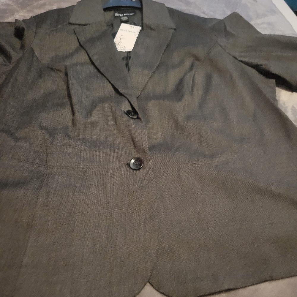 NWT - Charcoal Blazer Size 20W